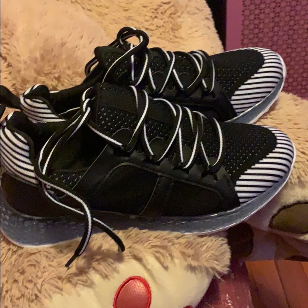 Miss Lola sneakers